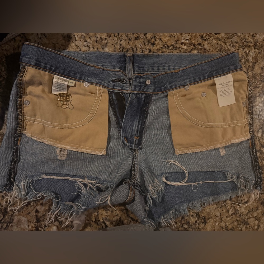 Rag & Bone Winnie Distressed Frayed Cut off Denim Medium Wash Shorts- Size 26 - Picture 9 of 9